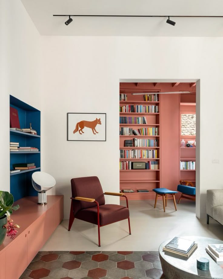 Cores Vibrantes na Decoração: Como Ousar Sem Parecer Romero Britto