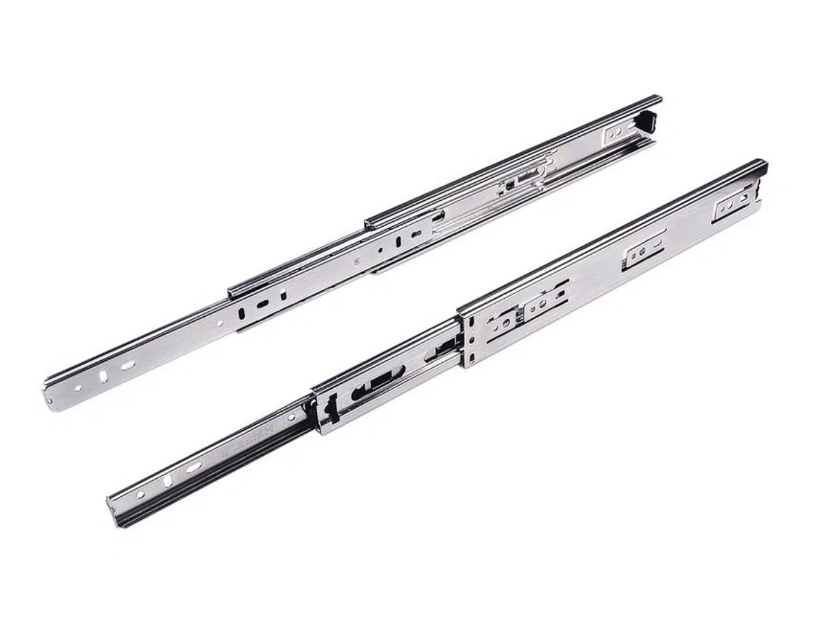 Corrediça telescopica mostrada avulsa em fundo branco