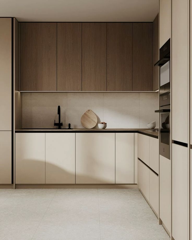 Cozinha sobria em L com aréus em destaque em madeira escura carvalho ou nogueira bourbon com gabi...