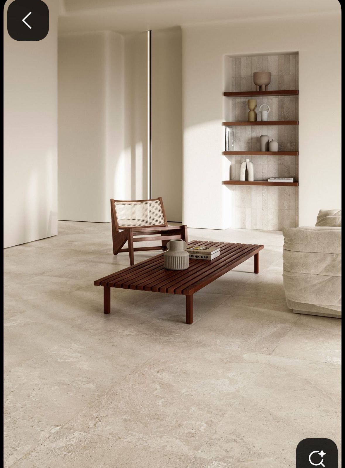 Piso travertino em living, mostrando a textura imprevisivel que somente a pedra consegue